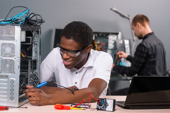 How To Become A Computer Repair Technician Requirements And Training   How To Become A Computer Repair Technician 