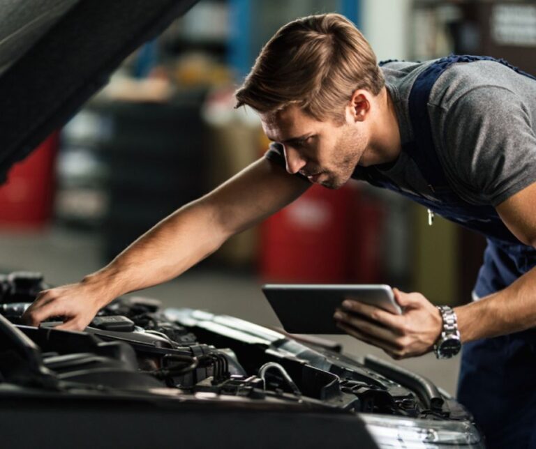 Small Engine Mechanic Salary How Much Do They Make? » Stratford Career